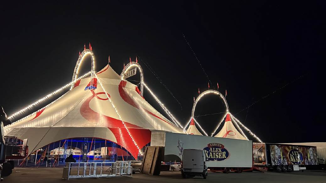 Circus Alex Kaiser - off. Website-Weihnachtszirkus – Aufnahme aus der Circus-Fotogalerie
